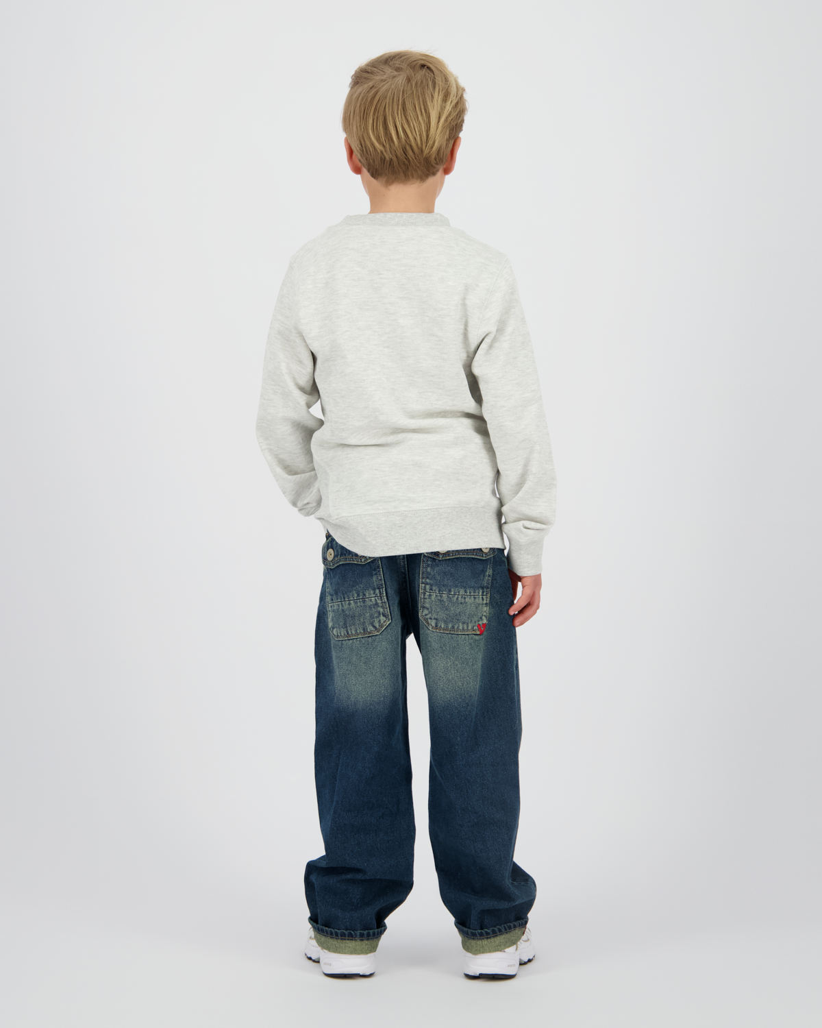 Sweater Icon-crewneck